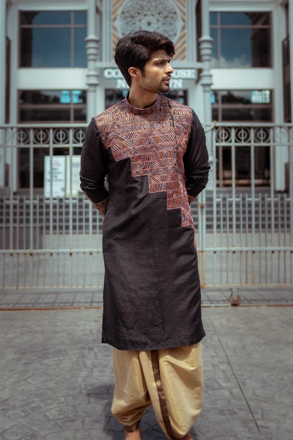 BACK HISTORIC MOTIF EMBROIDERED COUTURE