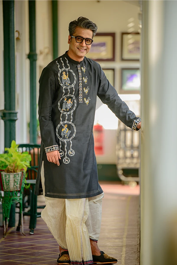 BLACK KALIGHAT PATTACHITRA KURTA SET Hover