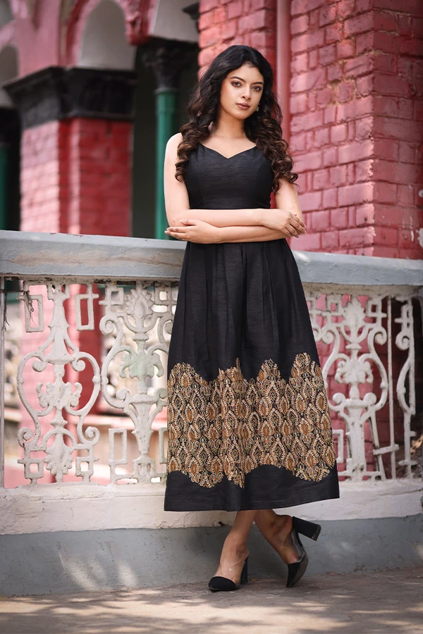 BLACK KASHIDA EMBROIDERED LONG DRESS