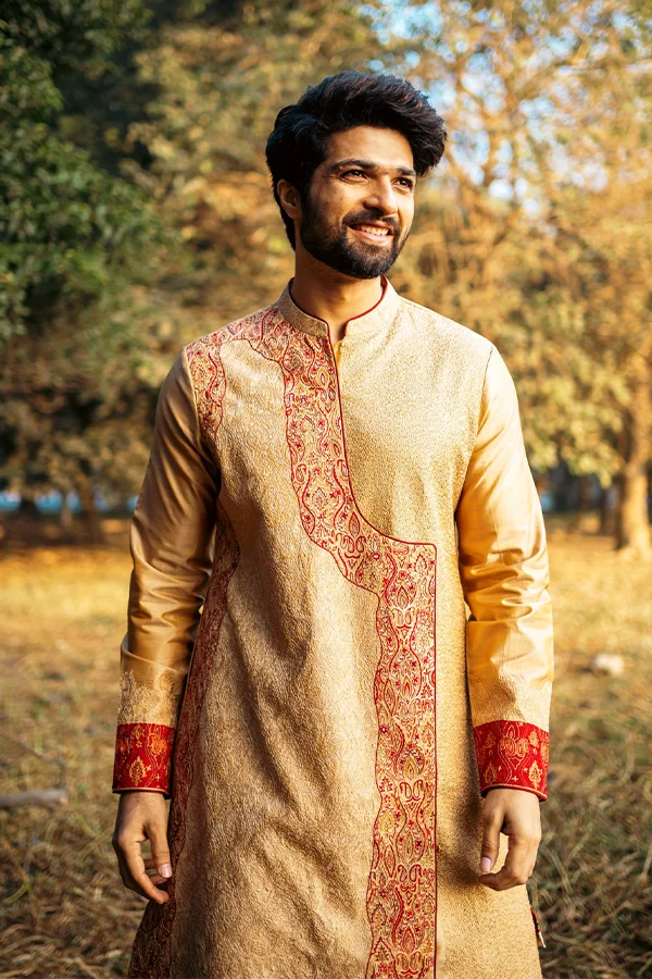 GOLDEN KASHMIRI JAAL EMBROIDRED ANGRAKHA