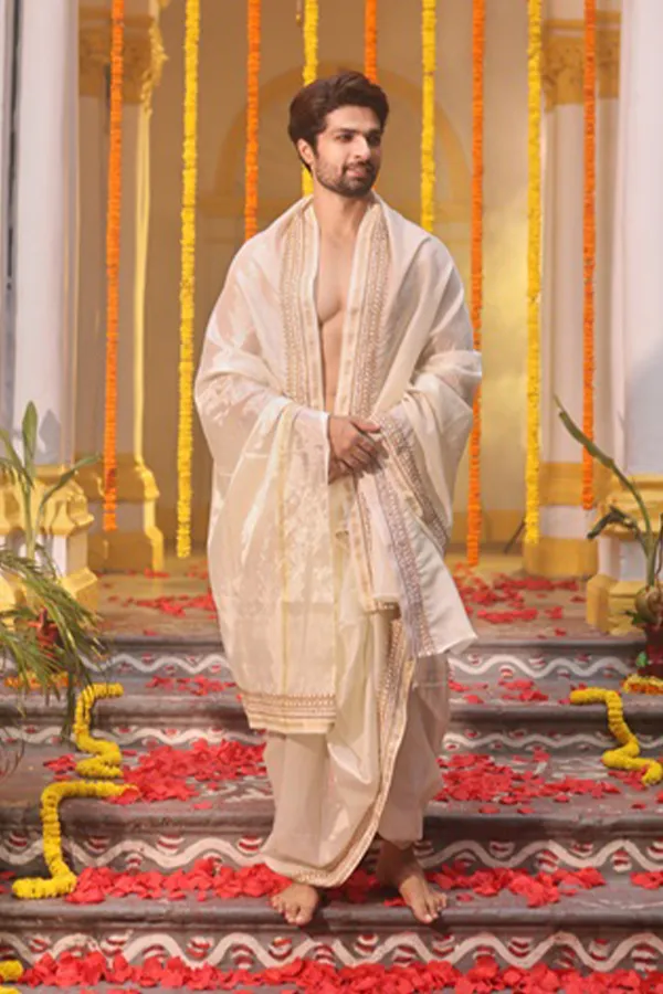 HERITAGE EMBROIDERED JORE SET Hover