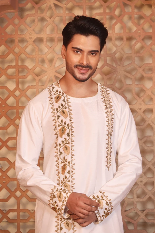 IVORY JAMDANI MOTIF ELEGANT ZARDOSI KURTA Hover