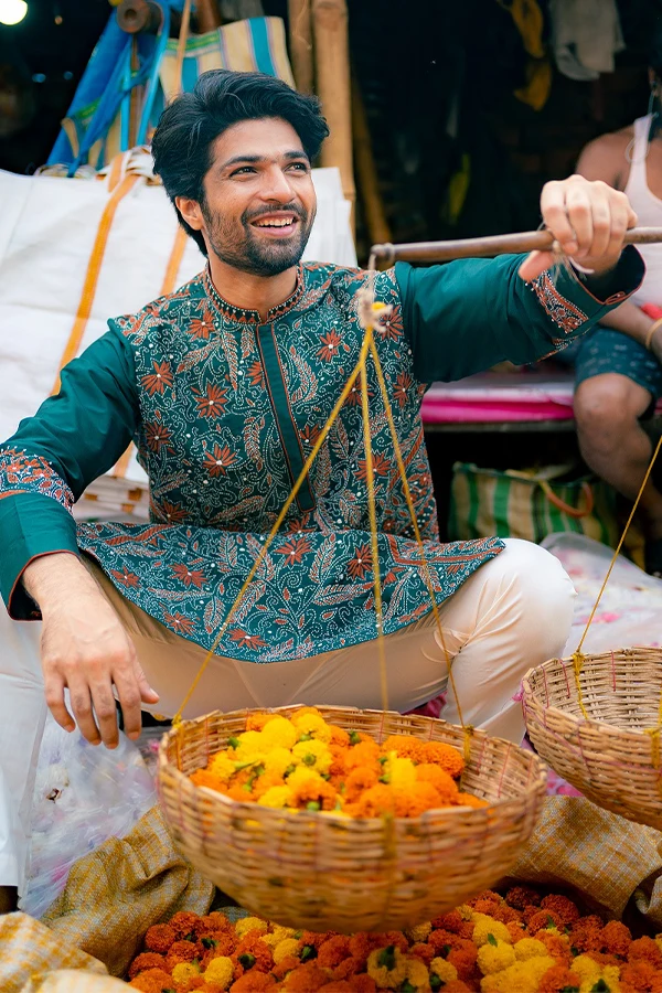 KANTHA EMBROIDERED FLORAL ELEGANT KURTA Hover