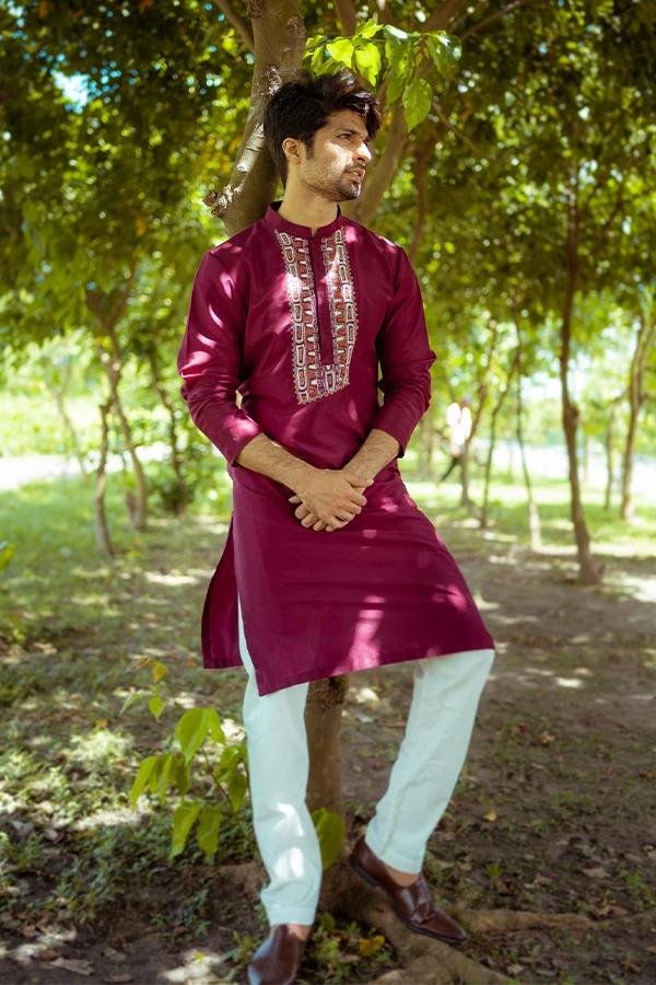 MAGENTA EXQUISITE KANTHA KURTA Hover
