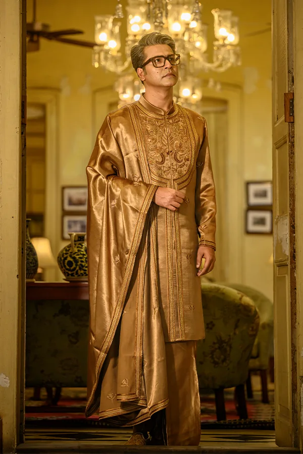 MAHARAJA GOLDEN EMBROIDERED DESIGNER SHERWANI SET