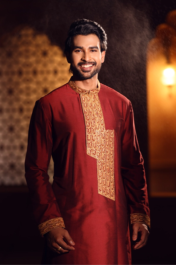MAJESTIC MAROON MIDSTRIP KURTA Hover