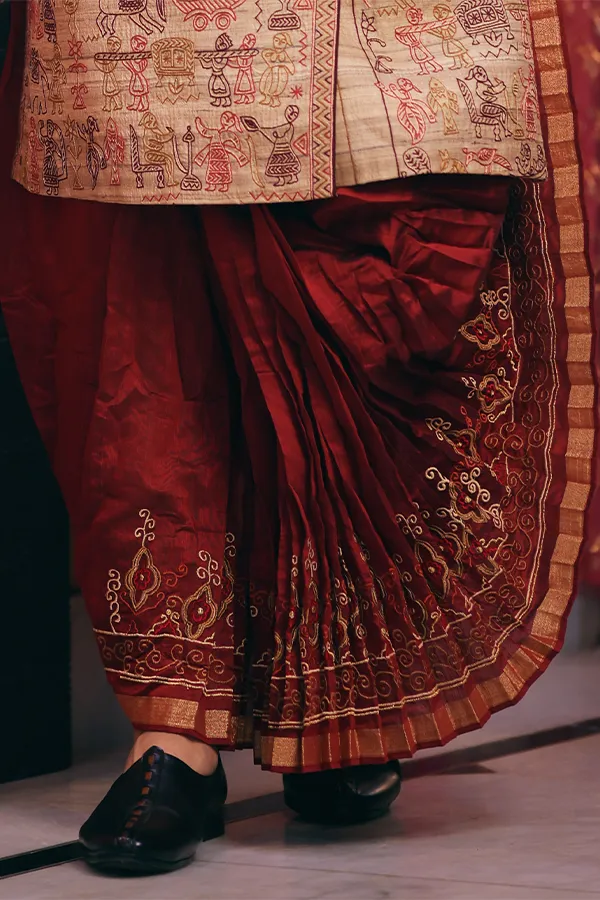 MAROON CREEPER DESIGN