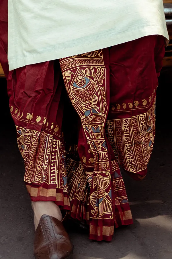 MAROON HANDPAINTED DESIGN