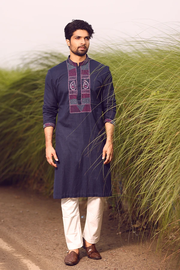 PAISLEY ELEGANT KANTHA KURTA Hover
