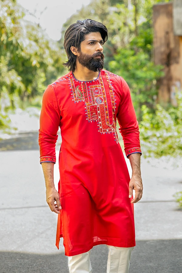 RED PAISLEY ELEGANT KANTHA KURTA Hover