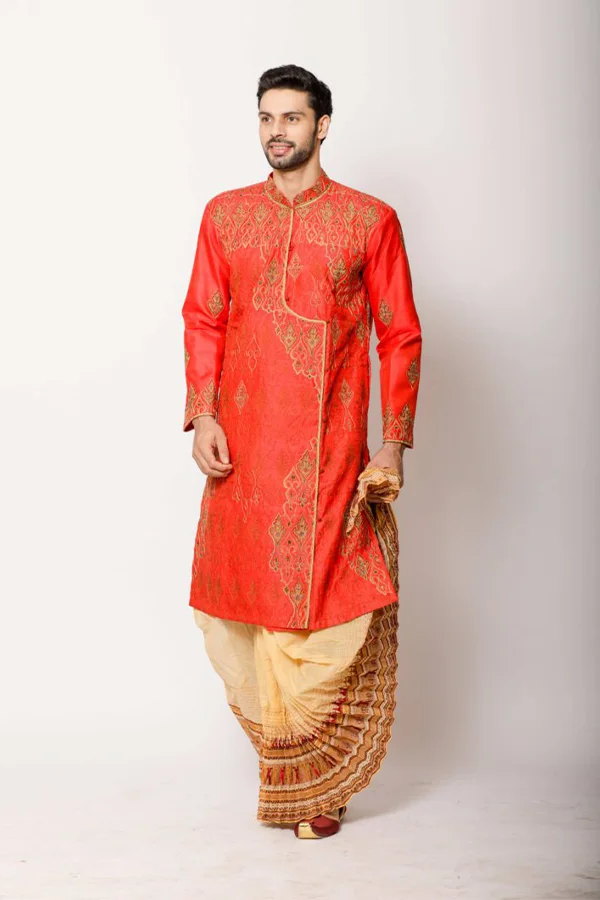 RED TRADITIONAL BENGALI HANDCRAFTED ANGRAKHA Hover