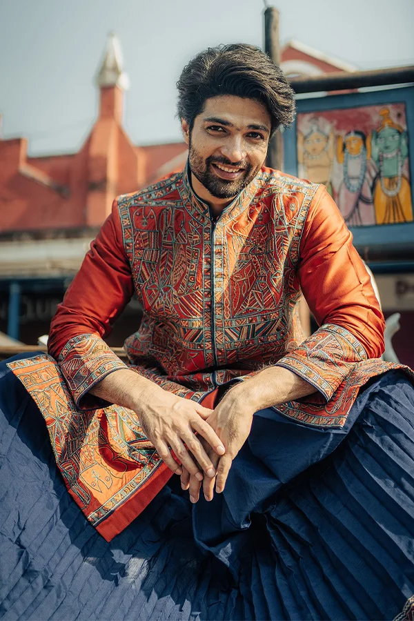 RUST MODERN ART HAND EMBROIDERED ACHKAN Hover