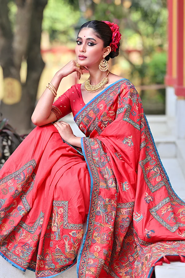 TILOTTOMA | VINTAGE KOLKATA EMBROIDERED SAREE Hover