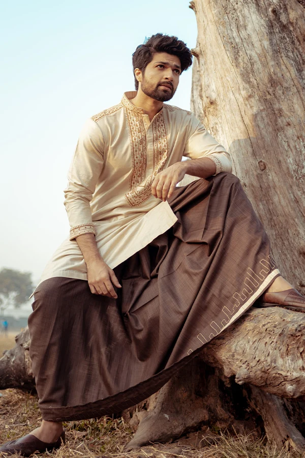 TUSSAR BENGALI ETHNIC KURTA Hover