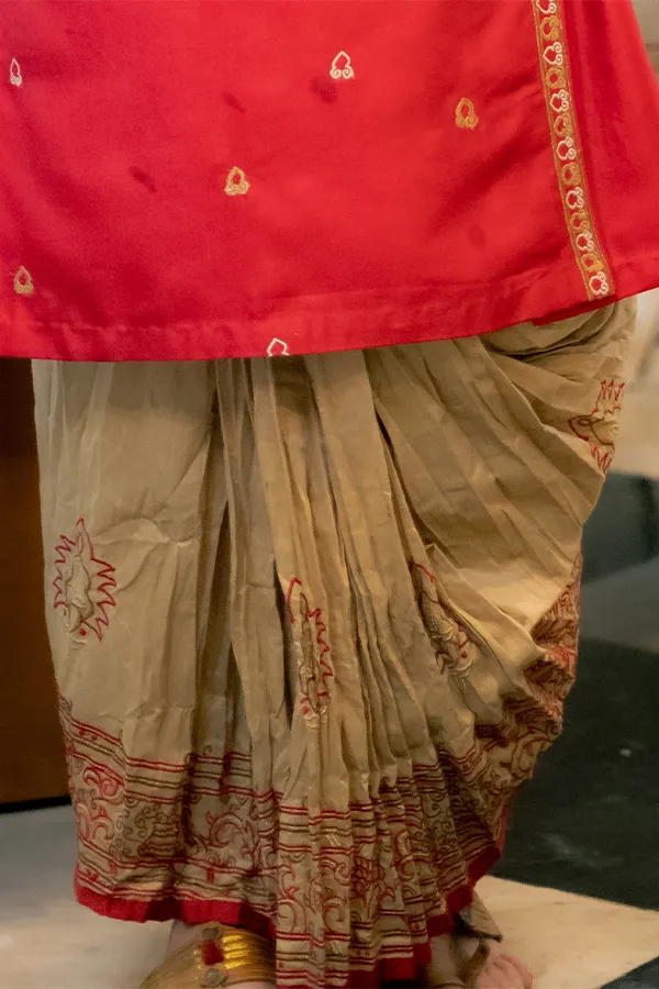 TUSSAR FLORAL DESIGN Hover