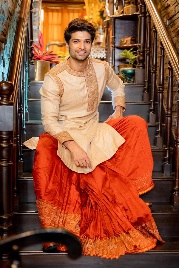 TUSSAR UNIQUE KASHMIRI EMBROIDERED KURTA Hover