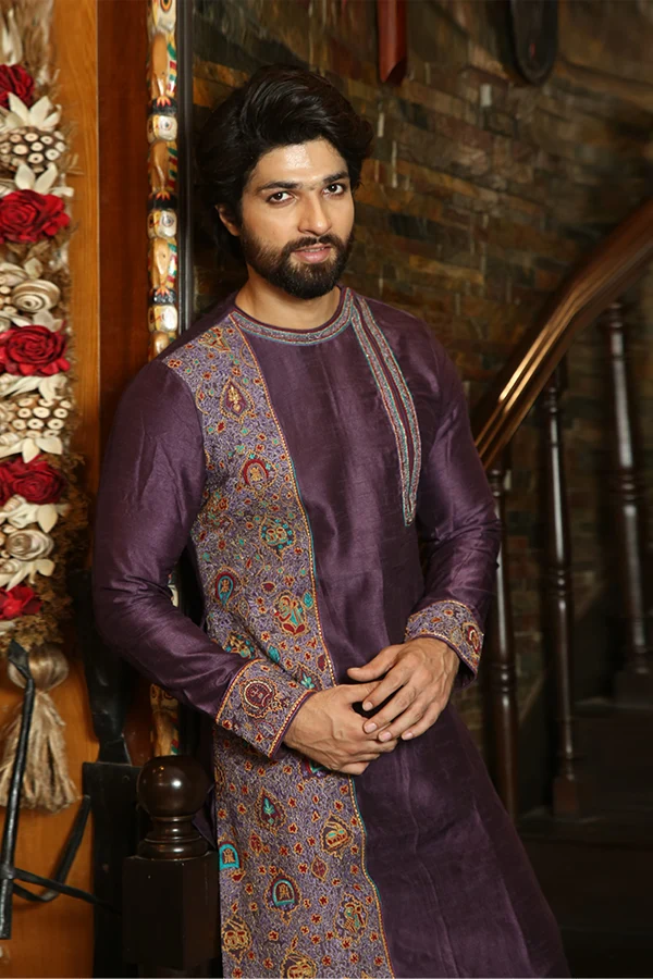 WINE HERITAGE KASHIDA EMBROIDERED SET Hover